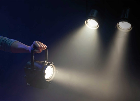 Showtec Performer Fresnel Mini Spot Akku LED Linsenscheinwerfer