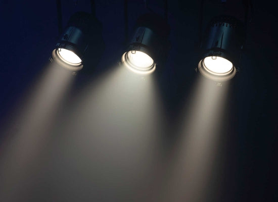 Showtec Performer Fresnel Mini Spot Akku LED Linsenscheinwerfer